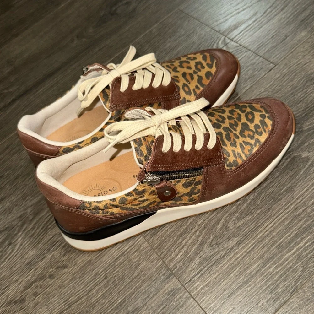 Brioso Mimi Leopard Leather Zip-Up Sneaker